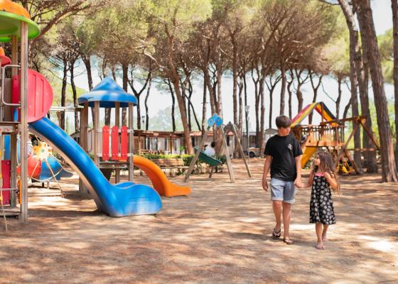 pinetasulmarecampingvillage en offer-weekend-on-april-25-cesenatico-in-camping-admist-sea-and-pinewood-with-mobile-homes-for-4-people 020