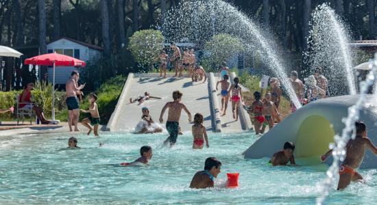 pinetasulmarecampingvillage en offer-september-cesenatico-with-children-stay-free-on-campsite-with-pool-and-entertainment 035