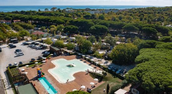 pinetasulmarecampingvillage en july-offer-campsite-cesenatico-with-mobile-homes-and-cottages-up-to-4-people-pool-and-entertainment 036