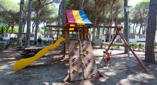 pinetasulmarecampingvillage en july-offer-campsite-cesenatico-with-mobile-homes-and-cottages-up-to-4-people-pool-and-entertainment 035