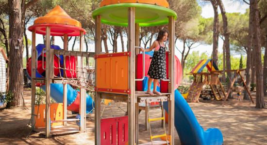 pinetasulmarecampingvillage en end-of-summer-holiday-in-cesenatico-on-campsite-near-the-centre-with-children-staying-free 035