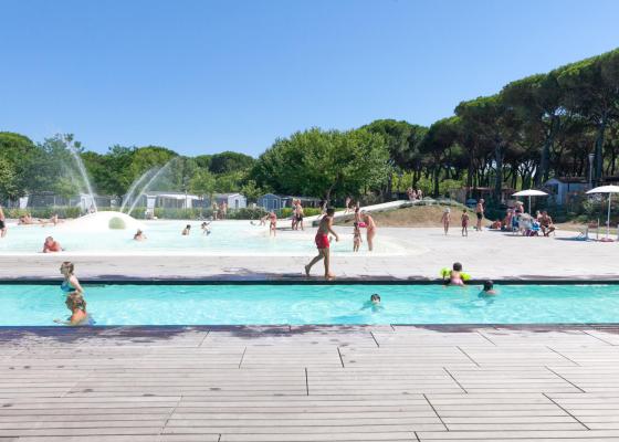 pinetasulmarecampingvillage en offer-easter-cesenatico-on-campsite-on-large-equipped-pitches 021