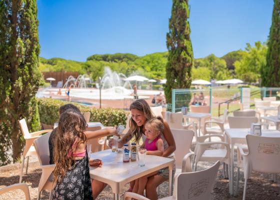 pinetasulmarecampingvillage it offerta-ponte-1-maggio-a-cesenatico-in-campeggio-fronte-mare-vicino-alla-pineta-con-case-mobili 021